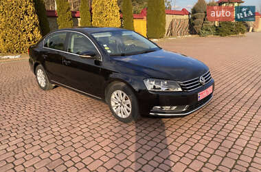 Седан Volkswagen Passat 2014 в Львове