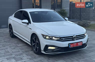 Седан Volkswagen Passat 2019 в 