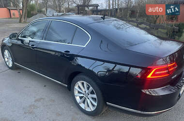 Седан Volkswagen Passat 2015 в 