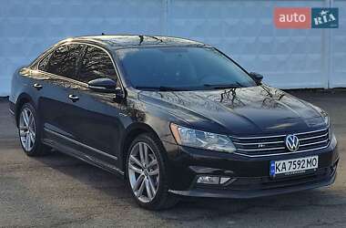 Седан Volkswagen Passat 2016 в Києві