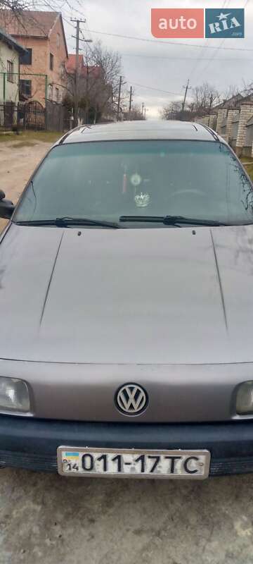 Седан Volkswagen Passat 1992 в Львові