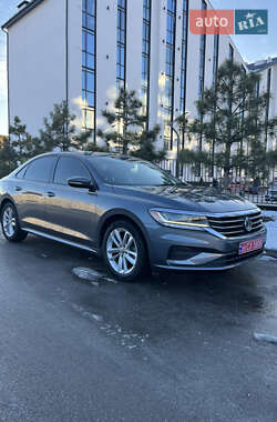 Седан Volkswagen Passat 2021 в Киеве