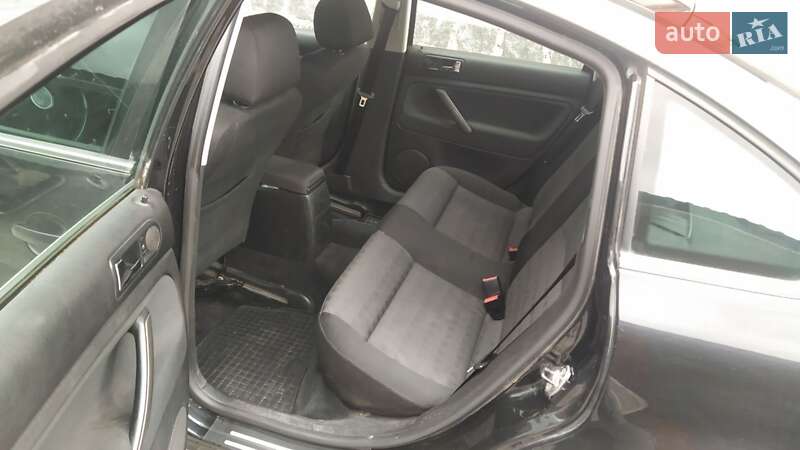 Седан Volkswagen Passat 2003 в 