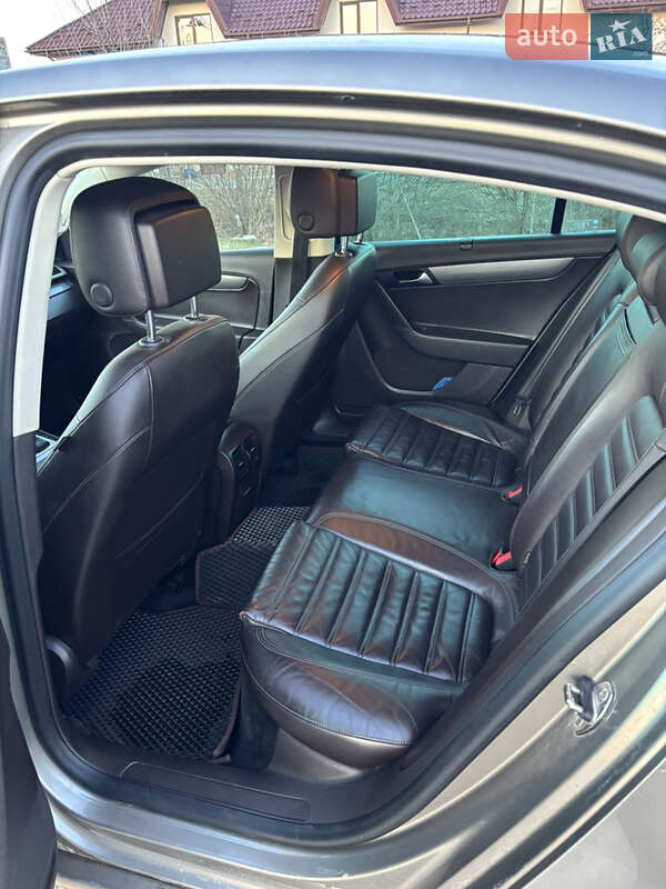 Седан Volkswagen Passat 2013 в Радехові