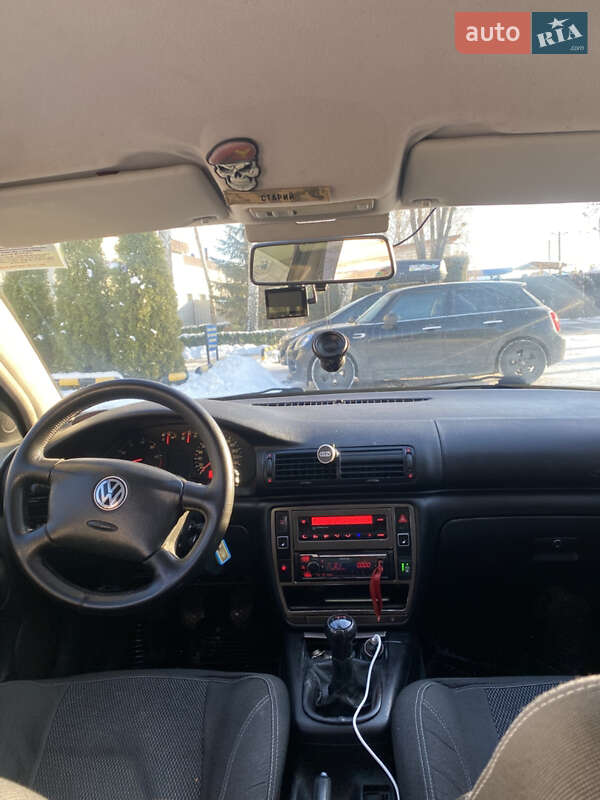 Седан Volkswagen Passat 1998 в Борисполе