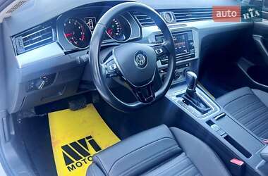 Седан Volkswagen Passat 2017 в Киеве