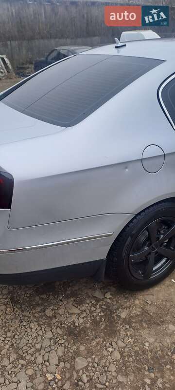 Седан Volkswagen Passat 2005 в Хусті