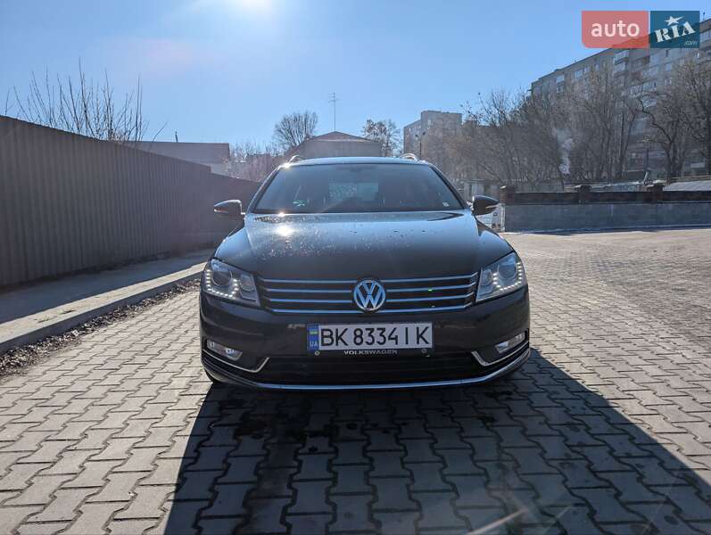 Універсал Volkswagen Passat 2013 в 