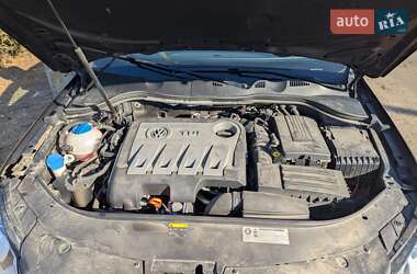 Універсал Volkswagen Passat 2013 в 