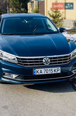 Седан Volkswagen Passat 2017 в Днепре