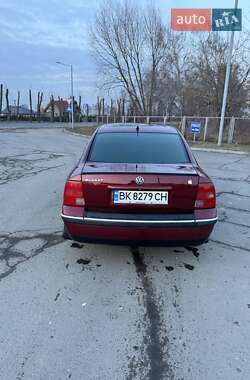 Седан Volkswagen Passat 1998 в Львові