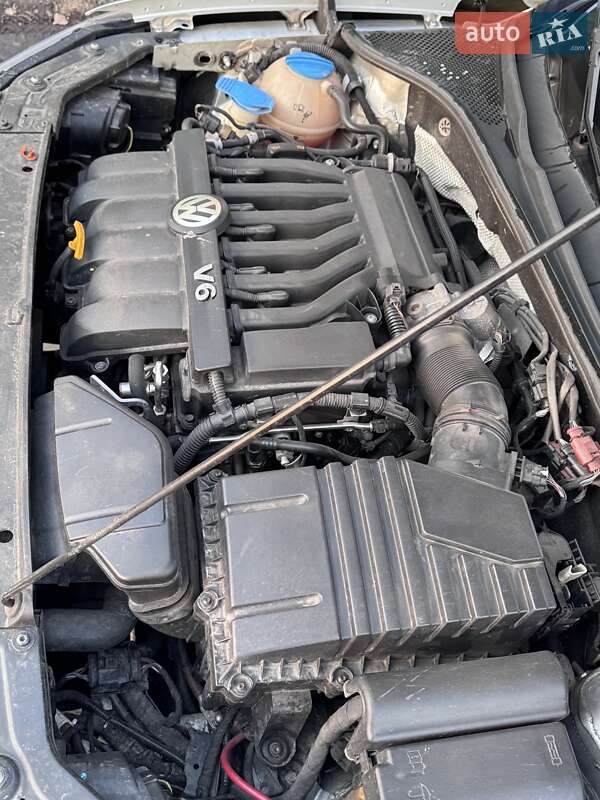 Седан Volkswagen Passat 2012 в Киеве