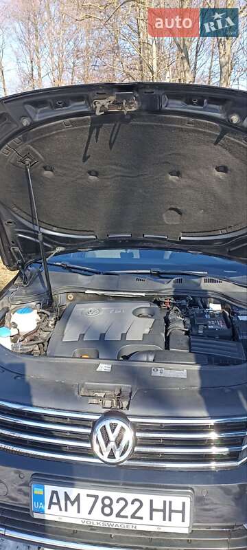 Универсал Volkswagen Passat 2011 в Коростене