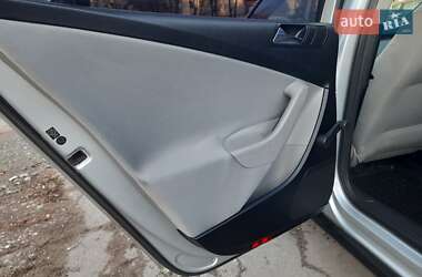 Седан Volkswagen Passat 2005 в 