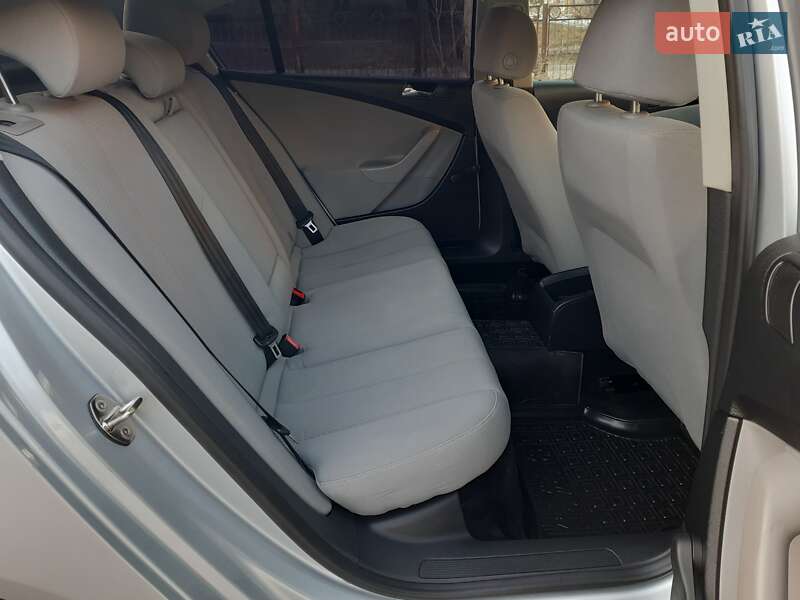 Седан Volkswagen Passat 2005 в Хмельницком