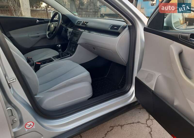 Седан Volkswagen Passat 2005 в Хмельницком