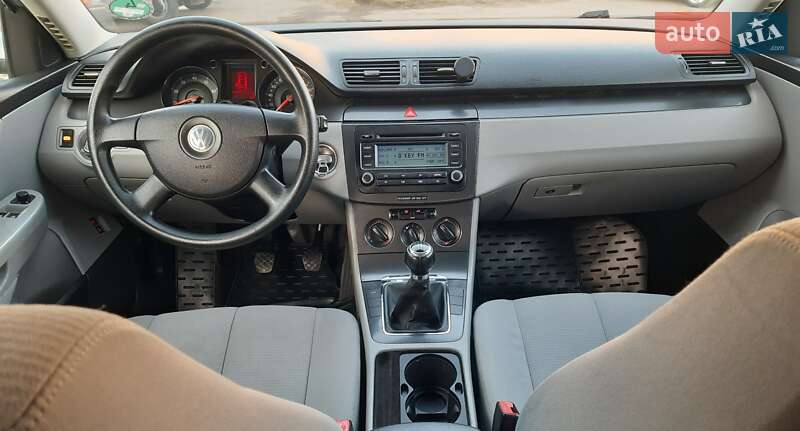 Седан Volkswagen Passat 2005 в Хмельницком