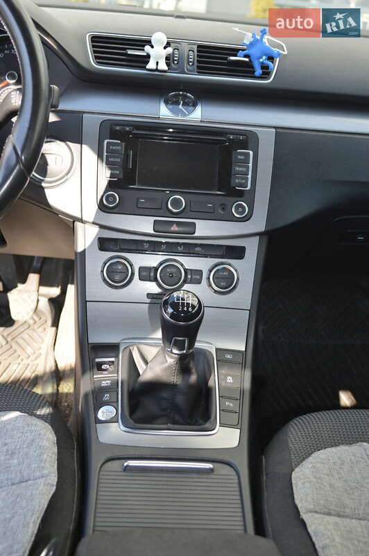 Седан Volkswagen Passat 2013 в Чернигове