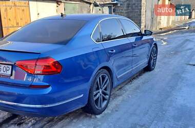 Седан Volkswagen Passat 2016 в Києві