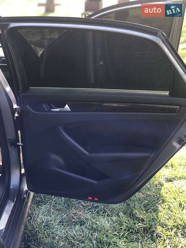 Седан Volkswagen Passat 2014 в Измаиле