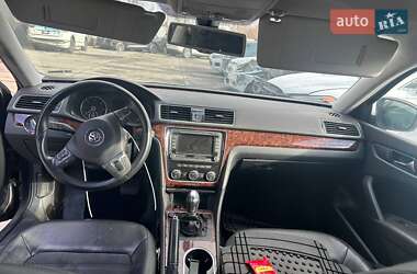 Седан Volkswagen Passat 2013 в Львові