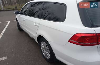 Універсал Volkswagen Passat 2012 в 