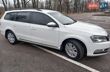 Універсал Volkswagen Passat 2012 в 