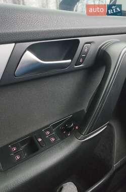 Універсал Volkswagen Passat 2012 в 