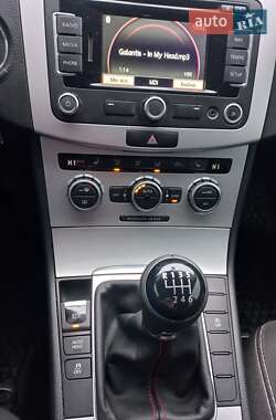Універсал Volkswagen Passat 2012 в 