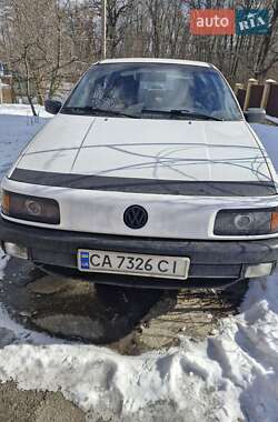 Седан Volkswagen Passat 1993 в Киеве