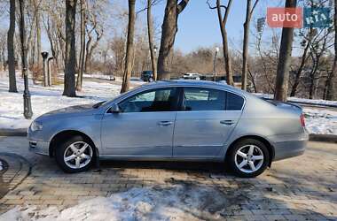 Седан Volkswagen Passat 2010 в Києві