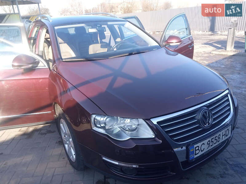 Універсал Volkswagen Passat 2010 в Львові