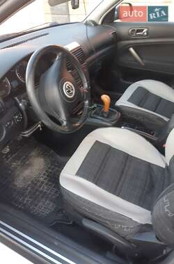 Универсал Volkswagen Passat 2001 в 