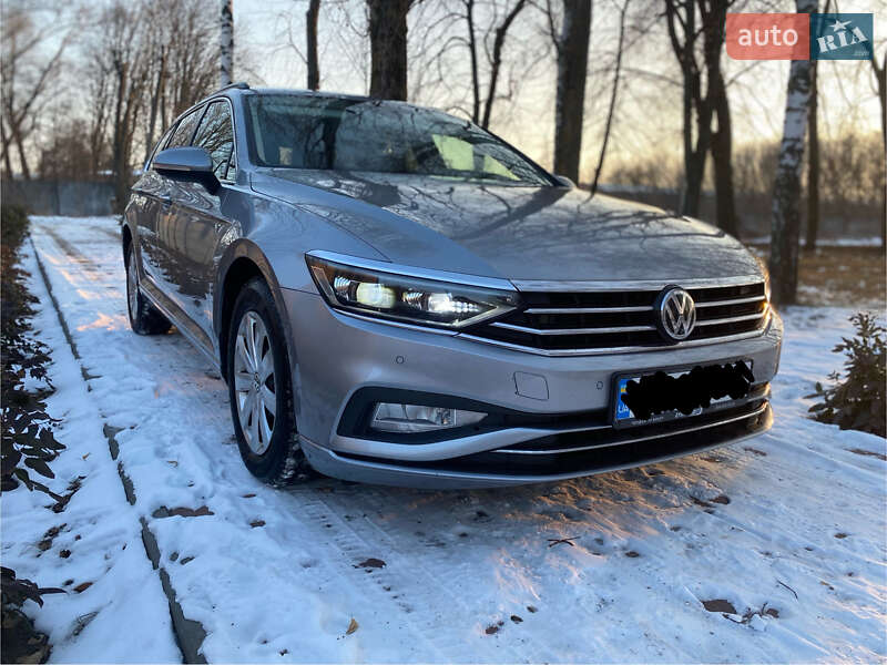 Универсал Volkswagen Passat 2019 в Хороле