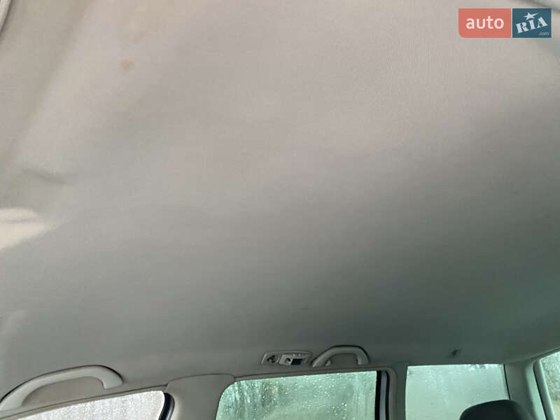 Универсал Volkswagen Passat 2004 в Львове