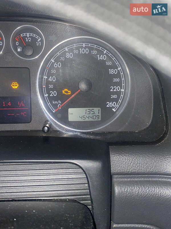 Универсал Volkswagen Passat 2004 в Львове