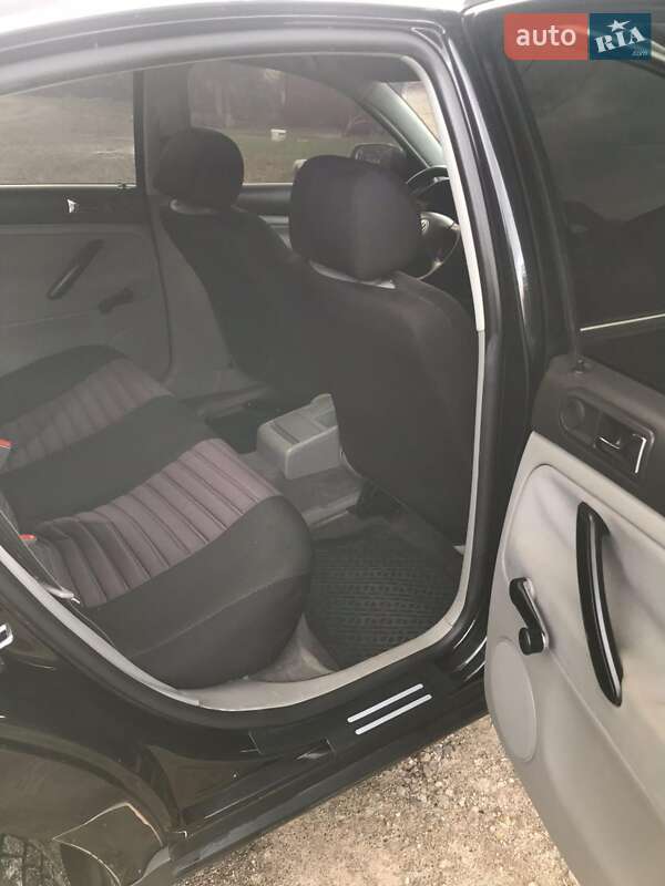 Седан Volkswagen Passat 2001 в Львове