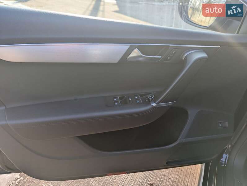 Универсал Volkswagen Passat 2011 в Чернигове