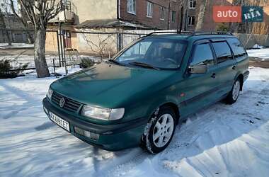 Універсал Volkswagen Passat 1994 в Харкові