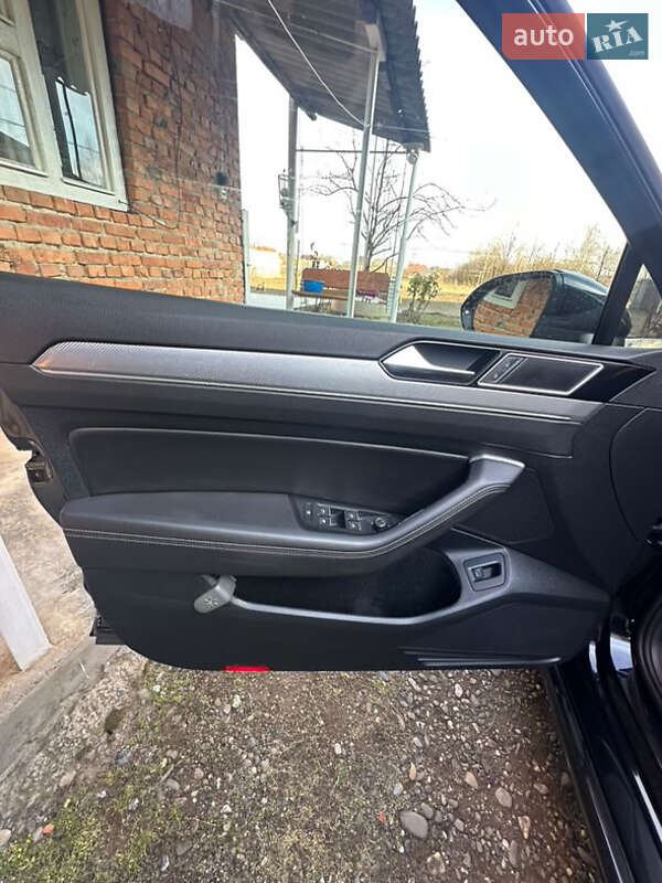 Универсал Volkswagen Passat 2015 в Хусте