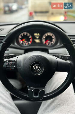 Седан Volkswagen Passat 2014 в 