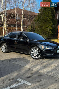 Седан Volkswagen Passat 2013 в Днепре