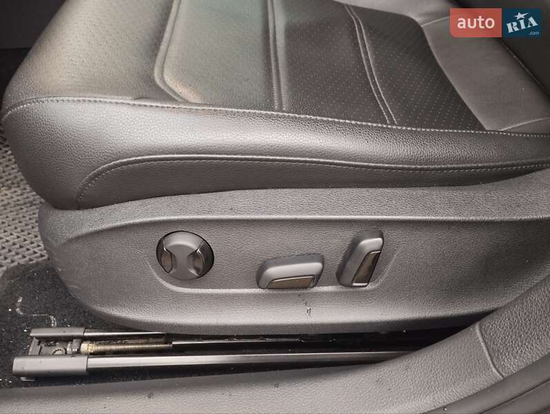 Седан Volkswagen Passat 2019 в Киеве