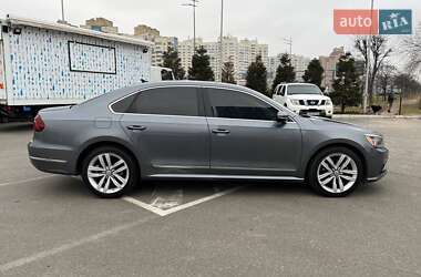 Седан Volkswagen Passat 2016 в Киеве