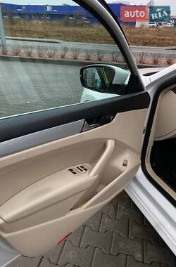 Седан Volkswagen Passat 2012 в 