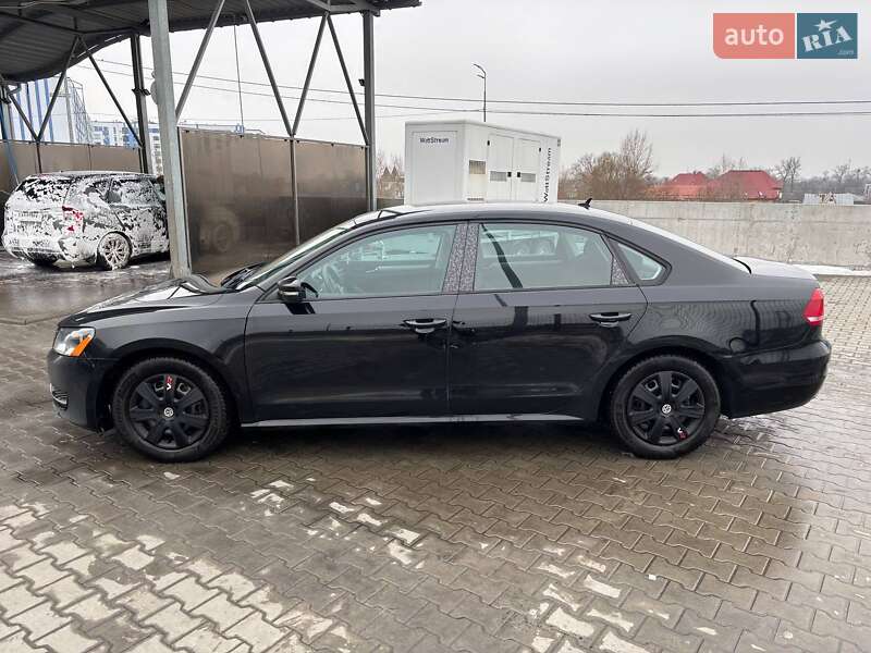 Седан Volkswagen Passat 2012 в Киеве