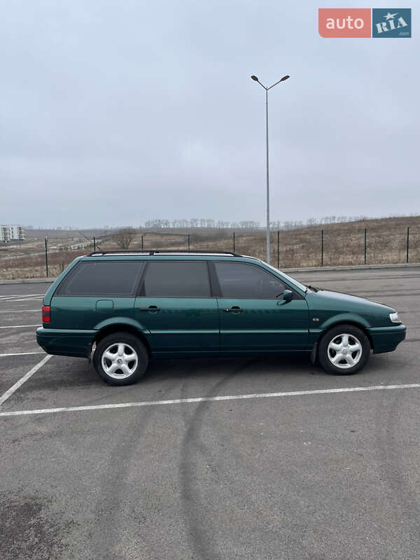 Универсал Volkswagen Passat 1995 в Ровно
