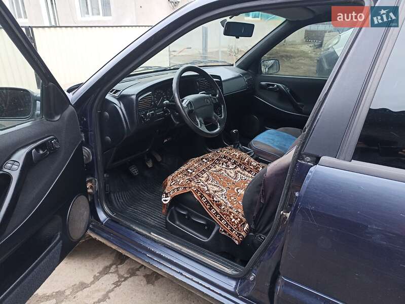 Универсал Volkswagen Passat 1995 в Черновцах фото 3 Универсал Volkswagen Passat 1995 в Черновцах