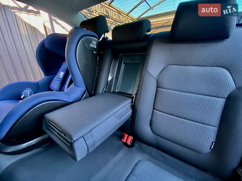 Седан Volkswagen Passat 2012 в Ужгороде