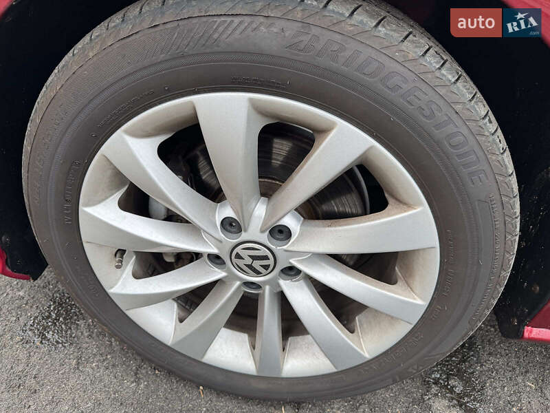 Седан Volkswagen Passat 2017 в Киеве